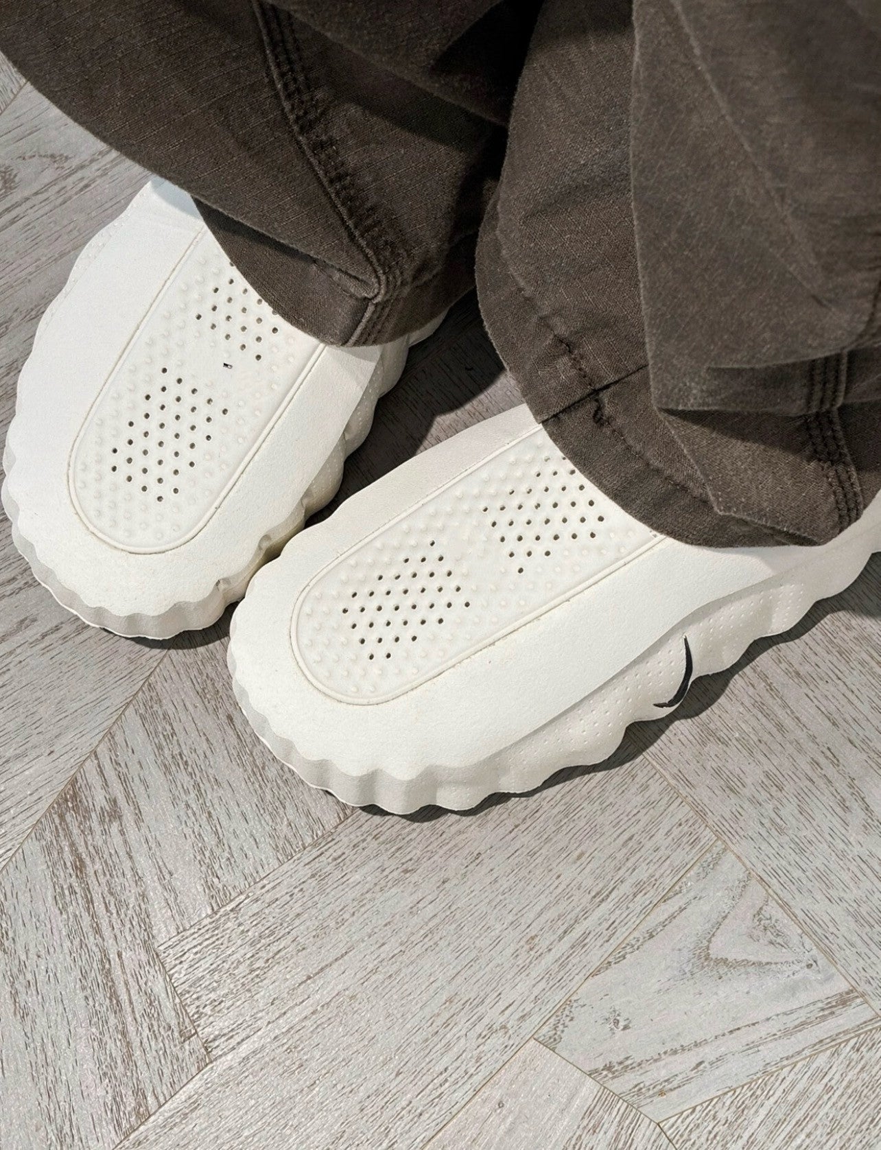 Massage slippers